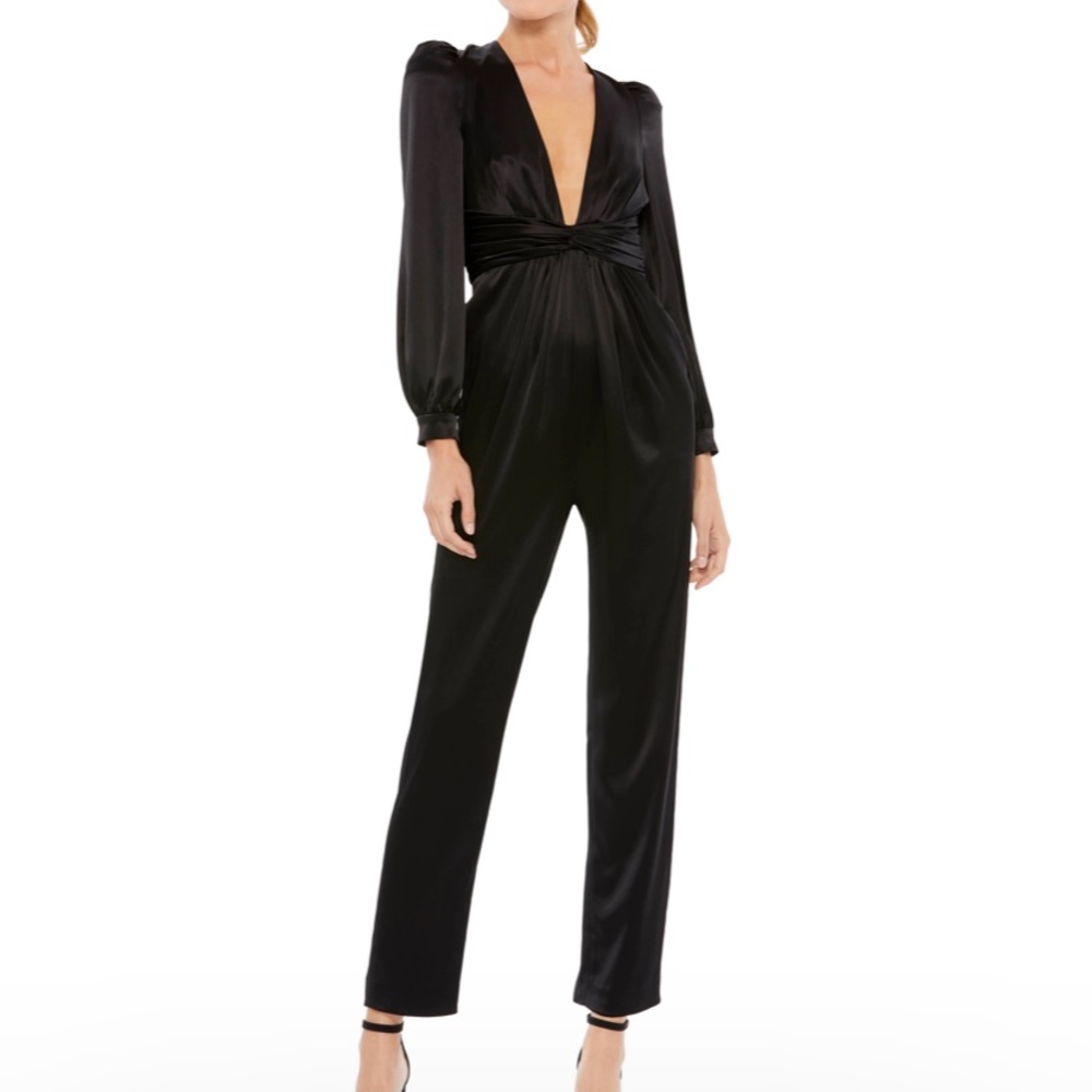 NEW Ieena for Mac Duggal black long sleeve plunge neck jumpsuit size 2